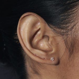 Izar Threaded Earring